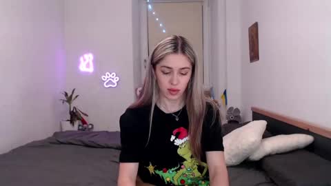 Snapshot of hot_berry69 chatting on 12-05-24, 10:12 Dashka online show from 12-05-24, 10:12