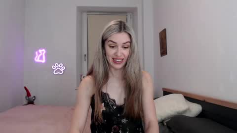 Snapshot of hot_berry69 chatting on 02-13-25, 10:43 Dashka online show from 02-13-25, 10:43