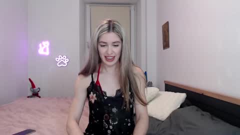 Snapshot of hot_berry69 chatting on 02-14-25, 10:36 Dashka online show from 02-14-25, 10:36