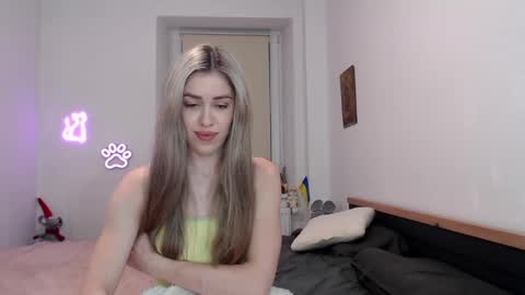 Snapshot of hot_berry69 chatting on 02-22-25, 11:13 Dashka online show from 02-22-25, 11:13