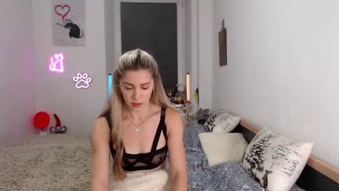 Snapshot of hot_berry69 chatting on 10-22-25, 09:03 Dashka online show from 10-22-25, 09:03