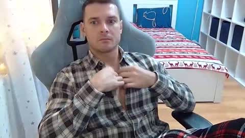 Snapshot of hot_cap_77 chatting on 12-17-25, 05:30 hot_cap_77 online show from 12-17-25, 05:30