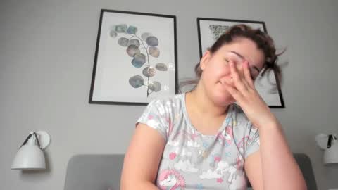 LiluCaroline online show from 01-18-25, 06:32