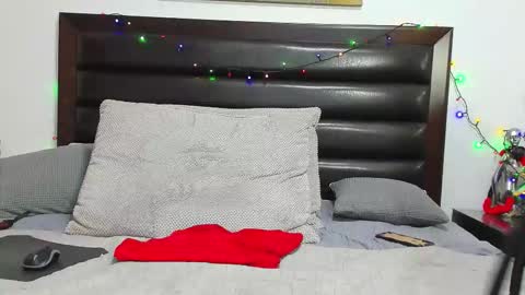 Snapshot of hot_chocolate4u chatting on 01-05-26, 06:33 hot_chocolate4u online show from 01-05-26, 06:33