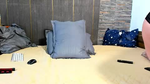 hot_chocolate4u online show from 04-15-26, 09:27