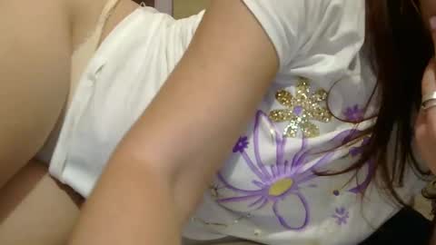 Snapshot of hot_couplee98 chatting on 01-19-25, 07:37 Hot Couple online show from 01-19-25, 07:37