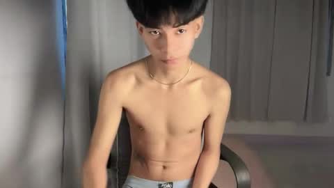 Snapshot of hot_cuteboy02 chatting on 01-18-26, 03:32 Kim online show from 01-18-26, 03:32