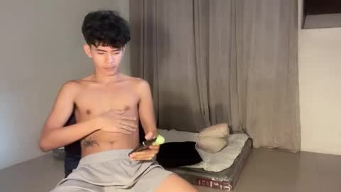 Snapshot of hot_cuteboy02 chatting on 02-18-26, 11:55 Kim online show from 02-18-26, 11:55
