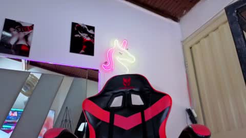 Snapshot of hot_destinyk chatting on 06-21-26, 08:55 destinyk online show from 06-21-26, 08:55