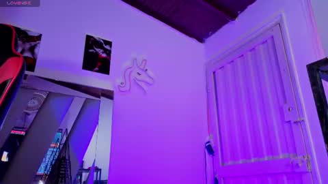 Snapshot of hot_destinyk chatting on 06-27-26, 07:41 destinyk online show from 06-27-26, 07:41