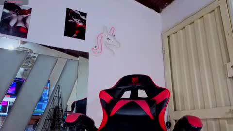 Snapshot of hot_destinyk chatting on 07-09-26, 09:30 destinyk online show from 07-09-26, 09:30