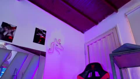 Snapshot of hot_destinyk chatting on 07-25-26, 08:06 destinyk online show from 07-25-26, 08:06