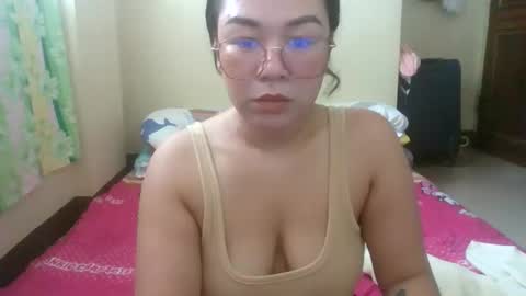 Snapshot of hot_emma1112 chatting on 05-30-26, 01:25 hot_emma1112 online show from 05-30-26, 01:25