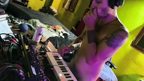 Hot Fellow online show from 12-29-24, 01:02