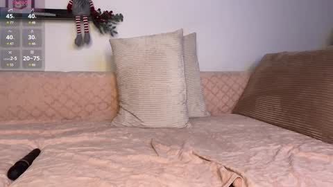 Snapshot of hot_frictions chatting on 01-17-25, 05:42 Hope online show from 01-17-25, 05:42