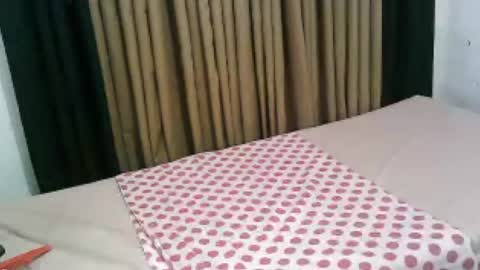 Snapshot of hot_jenile01 chatting on 07-06-26, 11:29 hot_jenile01 online show from 07-06-26, 11:29