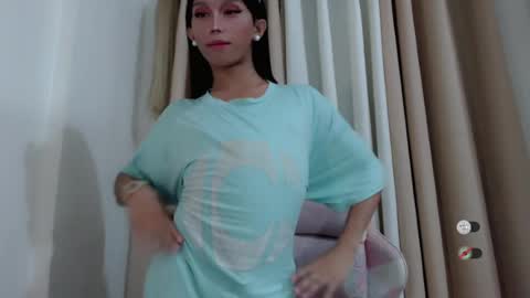 Snapshot of hot_khianna chatting on 06-25-26, 02:10 Khianna online show from 06-25-26, 02:10
