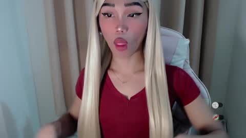 Snapshot of hot_khianna chatting on 07-12-26, 03:03 Khianna online show from 07-12-26, 03:03