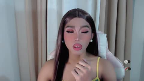 Snapshot of hot_khianna chatting on 07-19-26, 01:59 Khianna online show from 07-19-26, 01:59