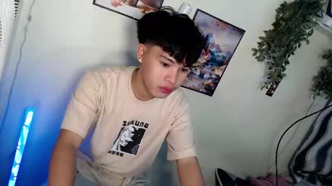 Snapshot of hot_kisser19 chatting on 03-16-26, 01:04 mark online show from 03-16-26, 01:04