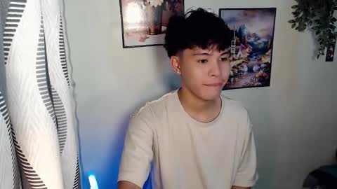 Snapshot of hot_kisser19 chatting on 03-18-26, 03:37 mark online show from 03-18-26, 03:37