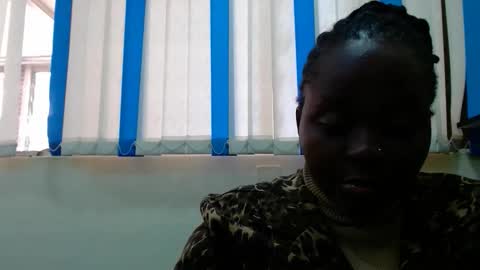 Linah online show from 11-11-25, 06:24