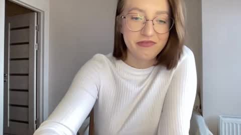 Lina online show from 01-14-25, 01:49