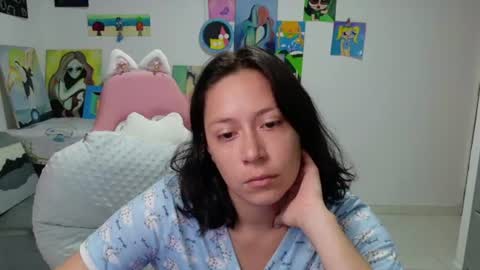 Mia online show from 07-02-26, 02:23