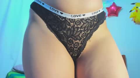 Snapshot of hot_nikol_09 chatting on 01-19-25, 12:50 Nikol online show from 01-19-25, 12:50