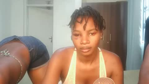 Snapshot of hot_petite1 chatting on 04-29-26, 10:19 Hot petite online show from 04-29-26, 10:19