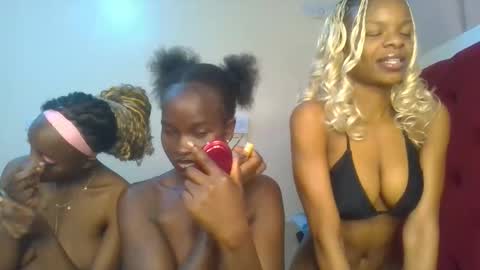 Snapshot of hot_petite1 chatting on 06-07-26, 09:07 Hot petite online show from 06-07-26, 09:07
