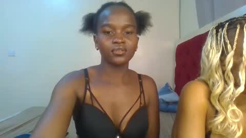 Snapshot of hot_petite1 chatting on 06-09-26, 09:48 Hot petite online show from 06-09-26, 09:48