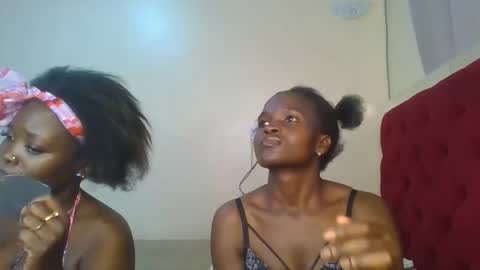 Snapshot of hot_petite1 chatting on 06-11-26, 02:53 Hot petite online show from 06-11-26, 02:53