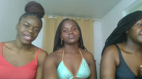 Snapshot of hot_petite1 chatting on 07-04-26, 07:09 Hot petite online show from 07-04-26, 07:09