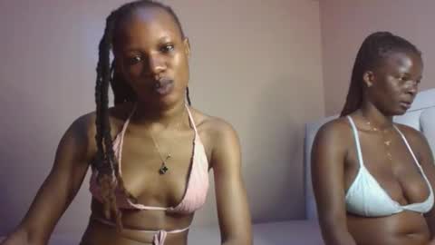 Snapshot of hot_petite100 chatting on 10-07-25, 07:33 hot petite100 online show from 10-07-25, 07:33