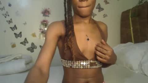 Snapshot of hot_petite100 chatting on 10-17-25, 11:18 hot petite100 online show from 10-17-25, 11:18