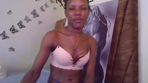 Snapshot of hot_petite100 chatting on 10-28-25, 08:40 hot petite100 online show from 10-28-25, 08:40