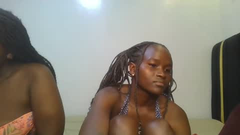 Snapshot of hot_petite12 chatting on 08-01-26, 04:39 Petite online show from 08-01-26, 04:39