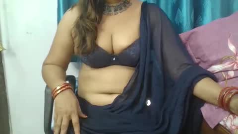 Snapshot of hot_queenn chatting on 04-06-26, 09:32 kinjal online show from 04-06-26, 09:32