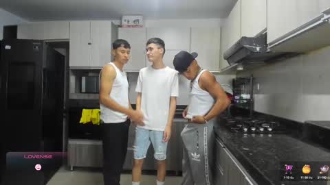 Snapshot of hot_sexmature chatting on 10-06-25, 11:24 Vanesa Oliver and Andrew online show from 10-06-25, 11:24