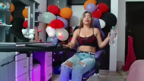 Snapshot of hot_sexy_bunny chatting on 02-20-26, 08:53 hot sexy bunny online show from 02-20-26, 08:53