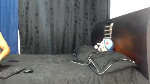 Snapshot of hot_sharks__ chatting on 06-28-26, 09:59 Hot Sharks online show from 06-28-26, 09:59