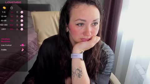 Snapshot of hot_squirtgirl chatting on 06-10-26, 03:18 Vasilisa online show from 06-10-26, 03:18