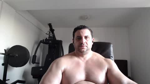 Snapshot of hot_stefano1 chatting on 12-15-24, 01:43 Stefano.. online show from 12-15-24, 01:43