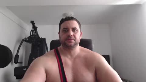 Snapshot of hot_stefano1 chatting on 02-16-25, 01:05 Stefano.. online show from 02-16-25, 01:05