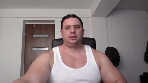 Snapshot of hot_stefano1 chatting on 10-25-25, 05:37 Stefano.. online show from 10-25-25, 05:37