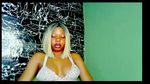 Snapshot of hot_stellaa chatting on 12-23-24, 01:08 Stella online show from 12-23-24, 01:08