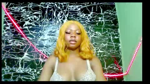 Snapshot of hot_stellaa chatting on 02-06-25, 11:10 Stella online show from 02-06-25, 11:10