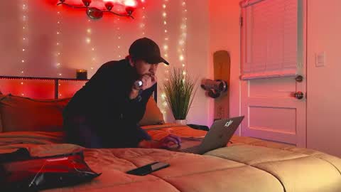 hotandhandy96 online show from 07-11-26, 09:12