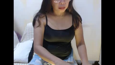 Snapshot of hotasianyue69 chatting on 01-10-26, 06:53 hotasianyue69 online show from 01-10-26, 06:53